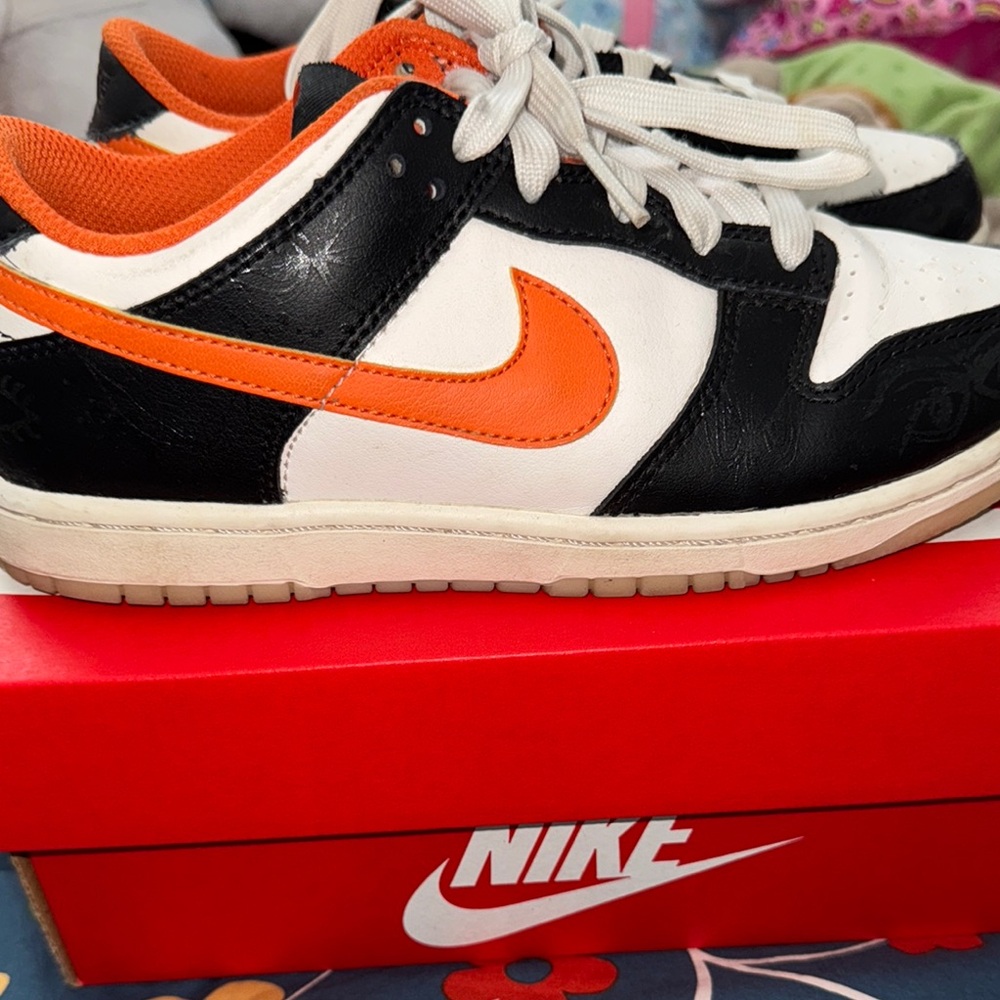 Nike low dunks Halloween edition. Glow in the dark.
